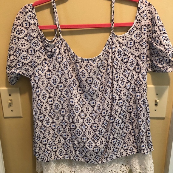 Skies Are Blue Cold Shoulder Top - Picture 2 of 7